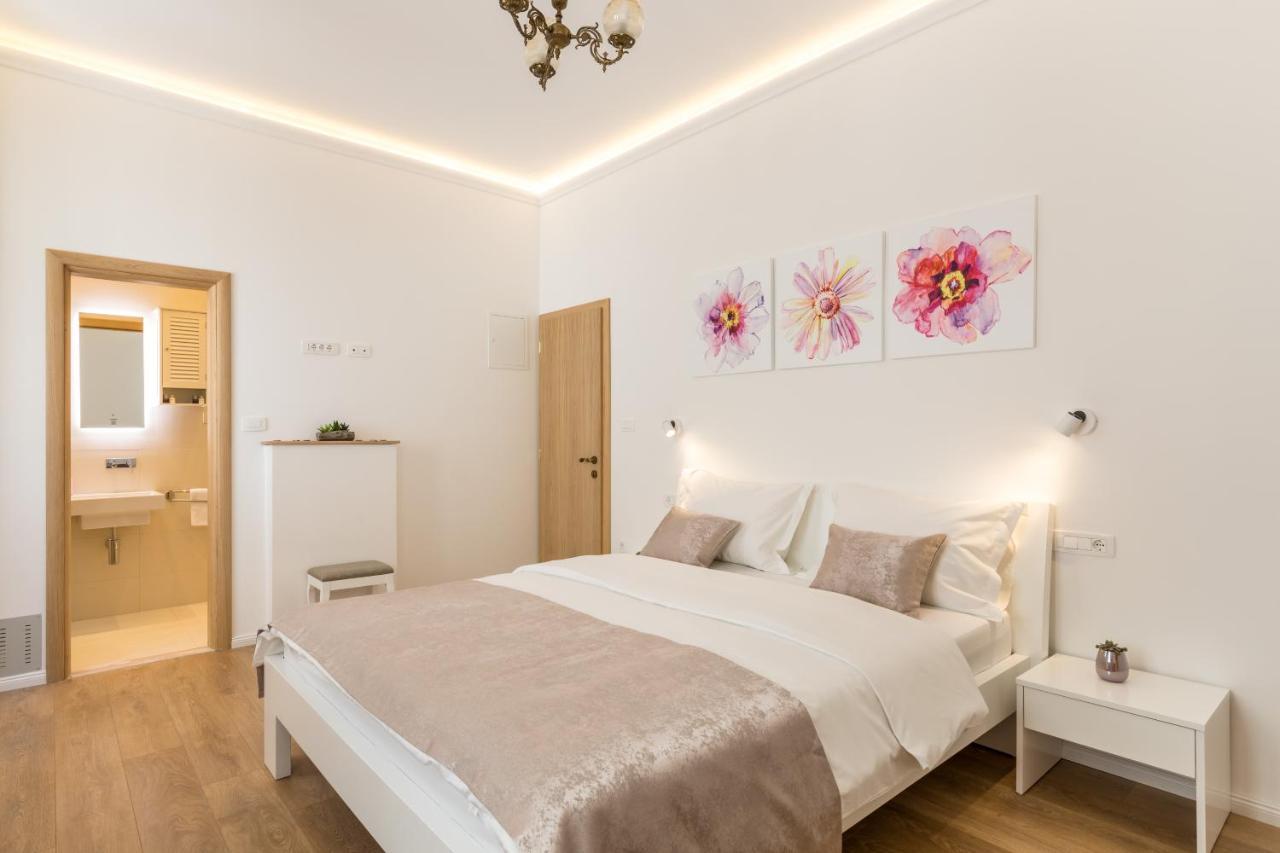 Maniva Old Town Luxury Rooms - Prime Spot By Riva Promenade Split Exterior foto